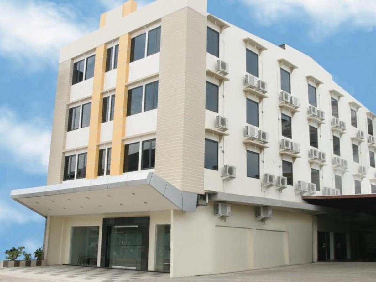 Hotel Aroma Inn Понтианак Экстерьер фото
