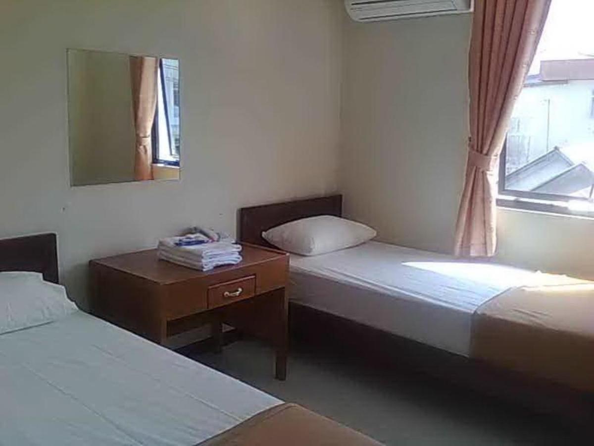 Hotel Aroma Inn Понтианак Экстерьер фото